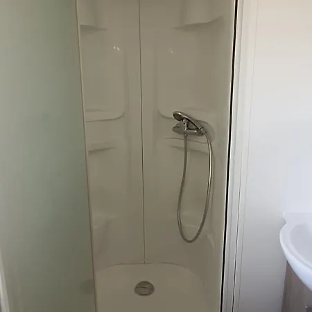 Mobilhome Climatise 3 A 30 Min Du Puy Du F Et De Nantes 아파트